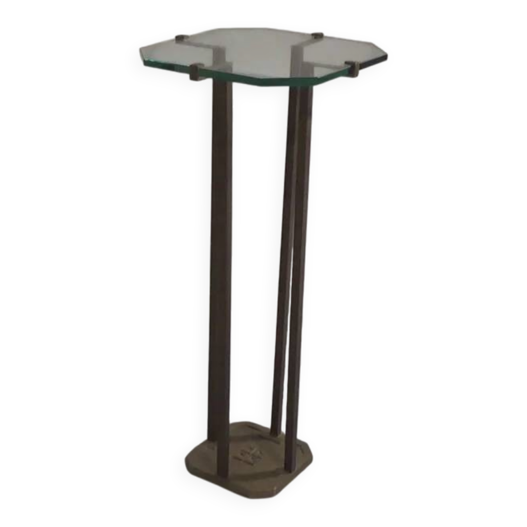 Rares tables d'appoint Peter Ghyczy T18, modèle des années 1970, hauteur 73 cm.