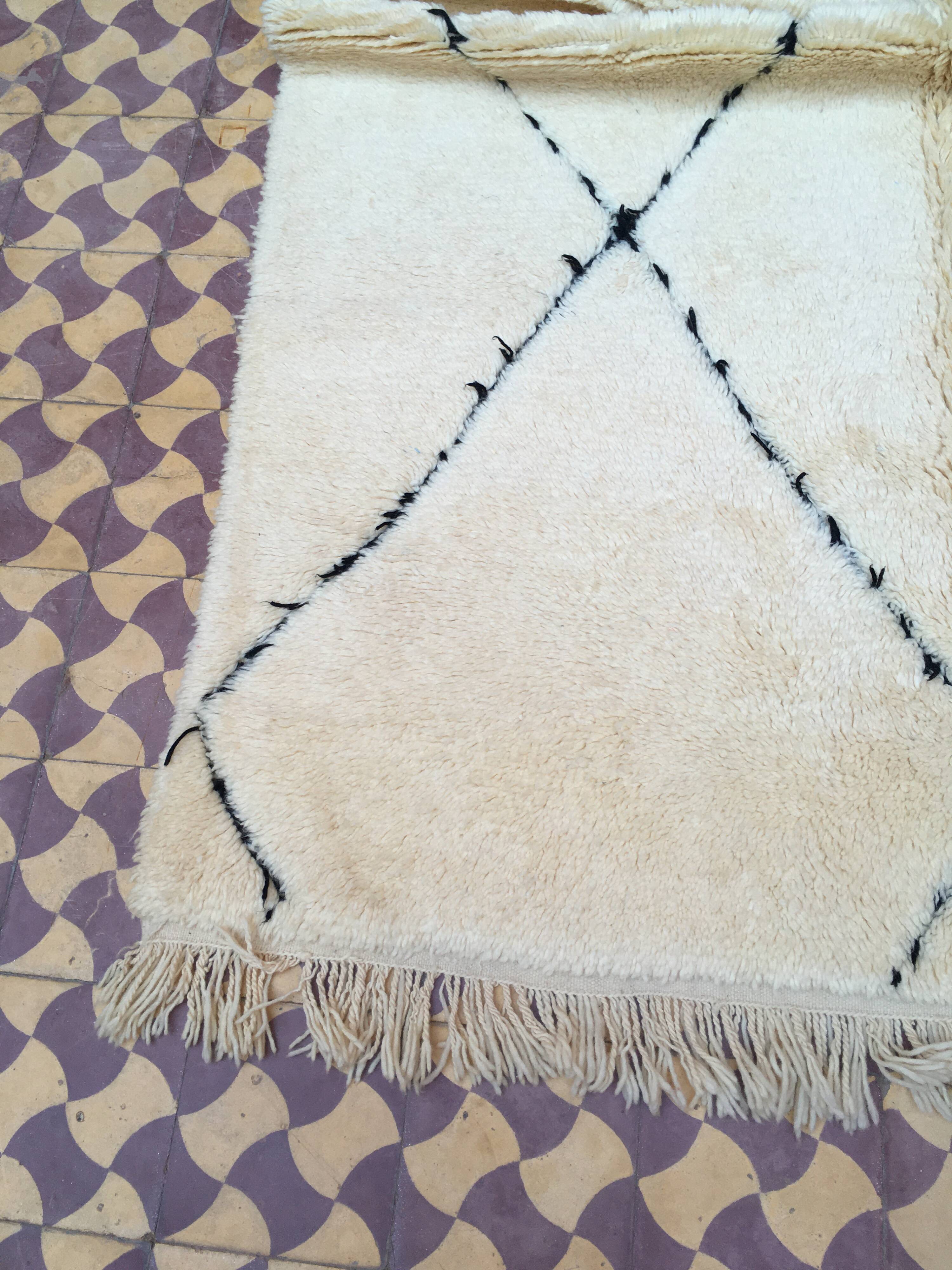 Moroccan Berber Beni Ouarain Rug 255 x 159 cm