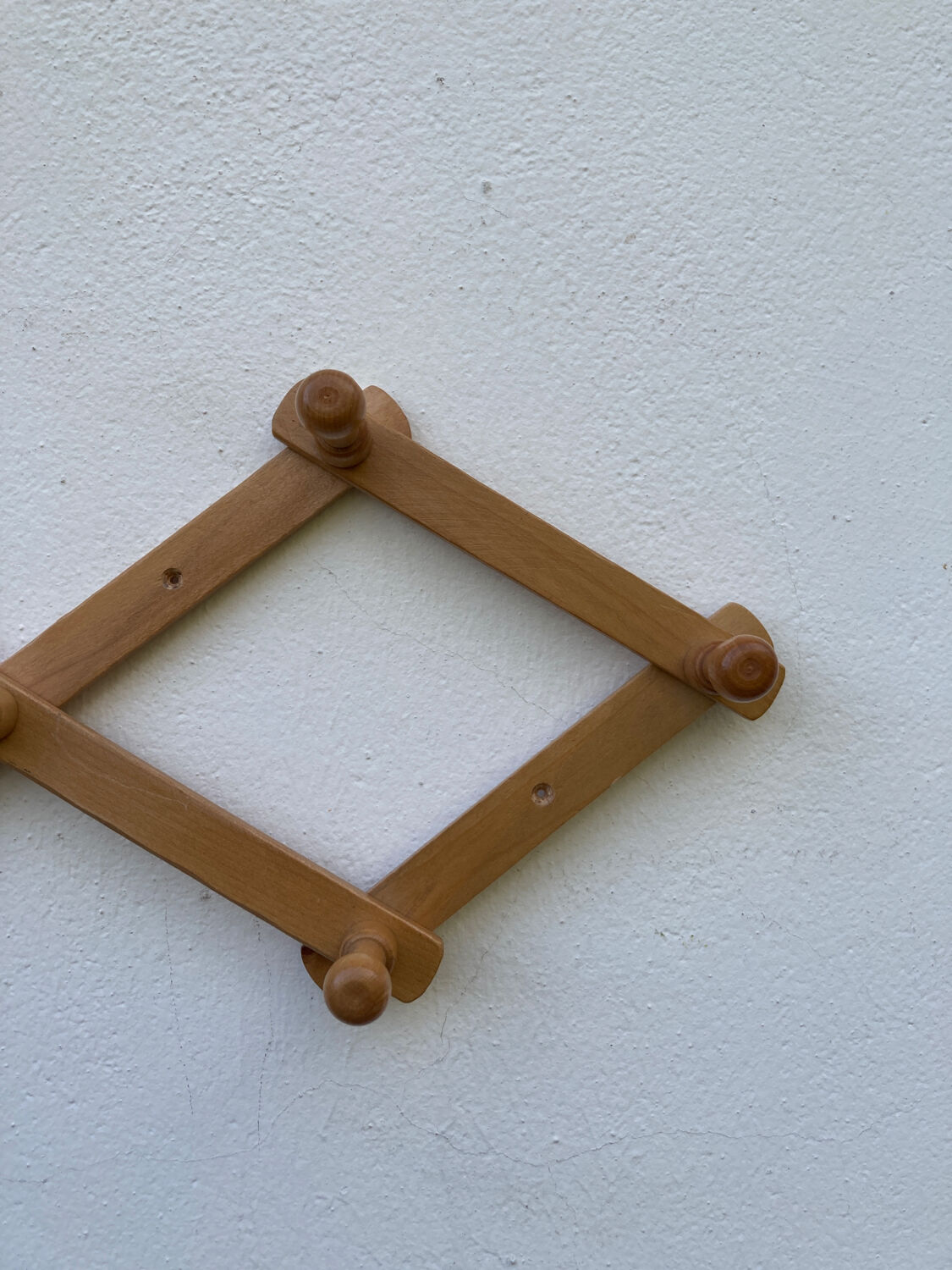 Vintage zigzag extendable coat rack in pine wood 80