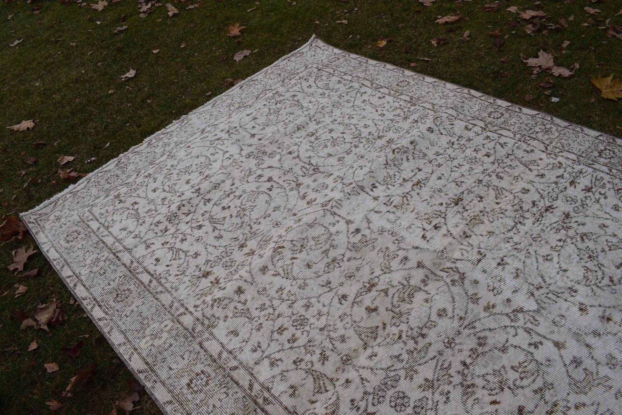 Vintage Turkish Oushak rug 168x290 cm