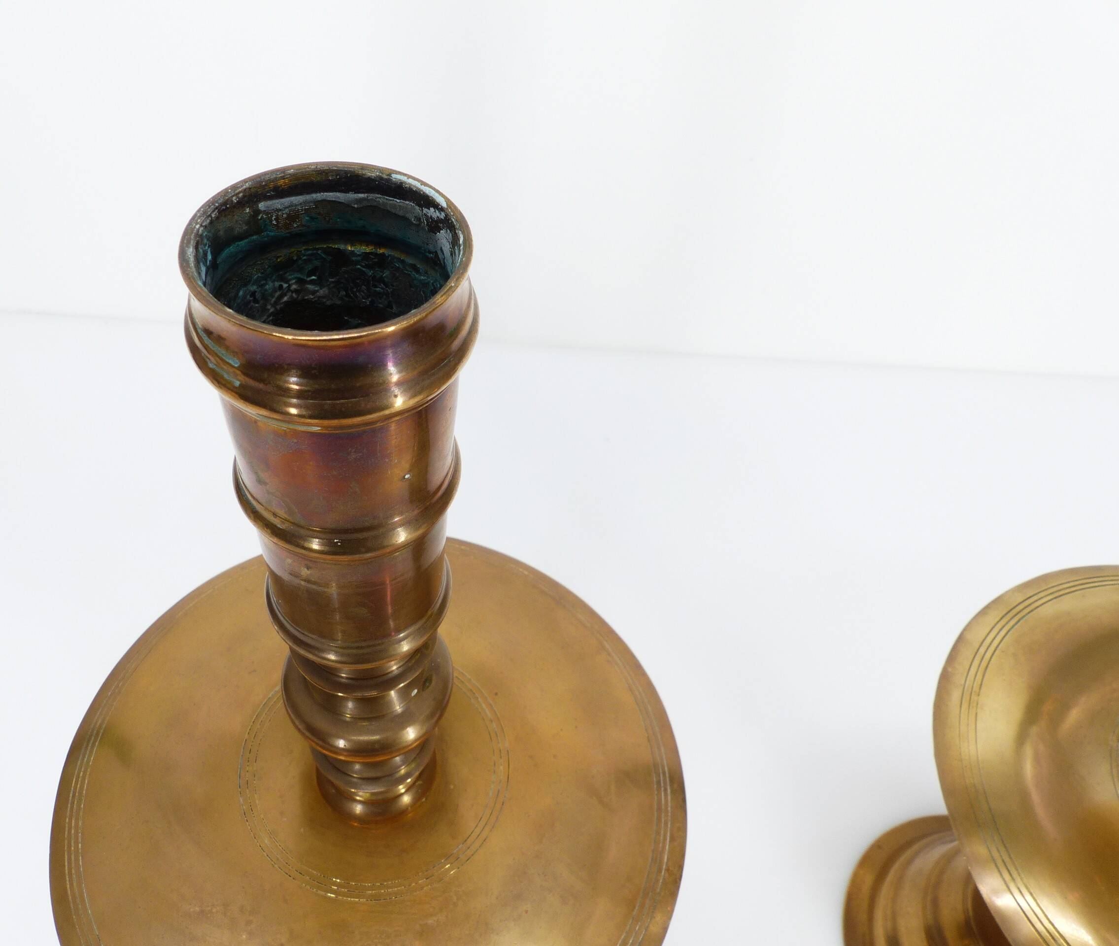 Pair of altar candlesticks in brass, Vietnam, 20th century