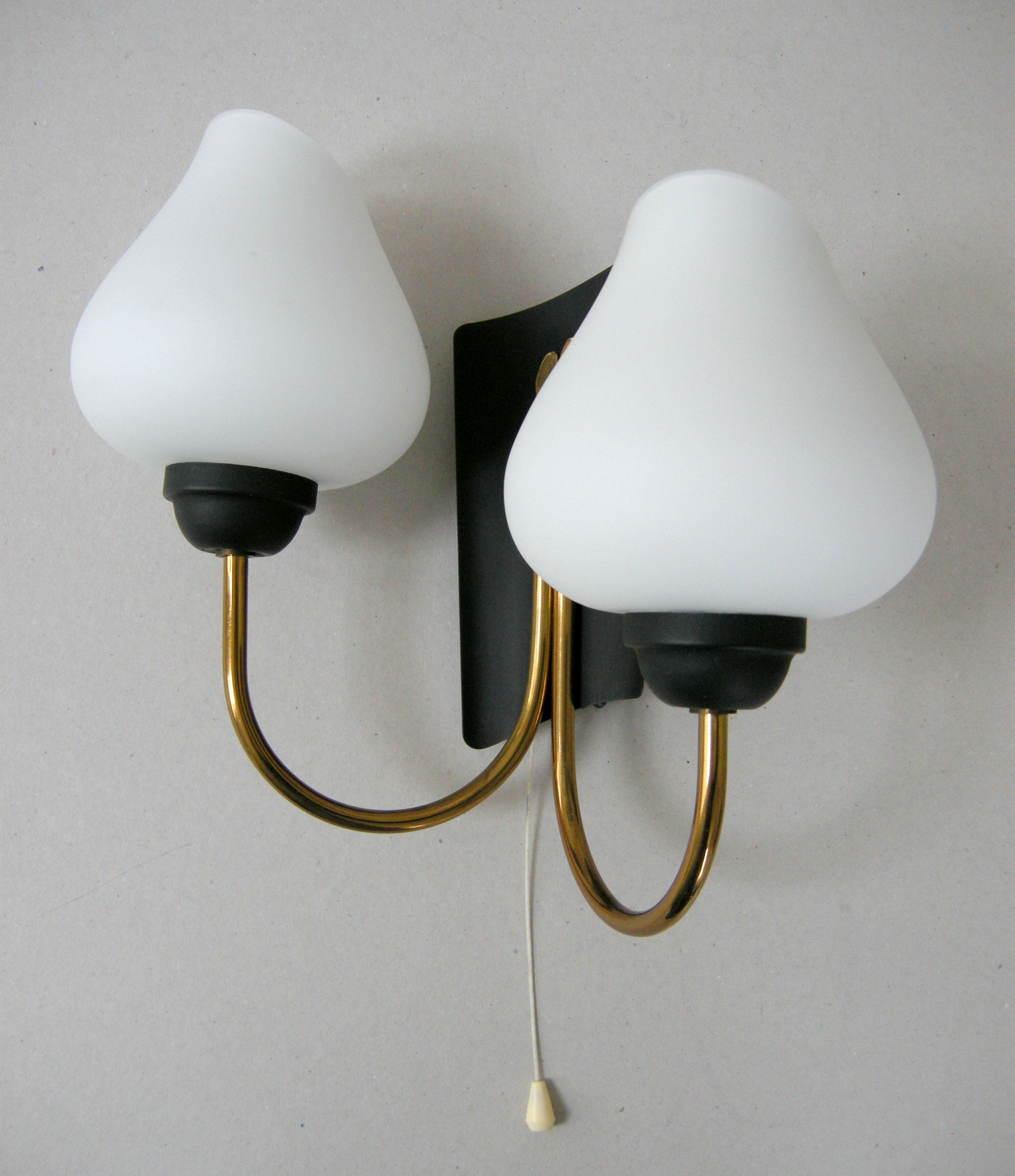 Vintage wall lamp 1950 brass, metal & glass
