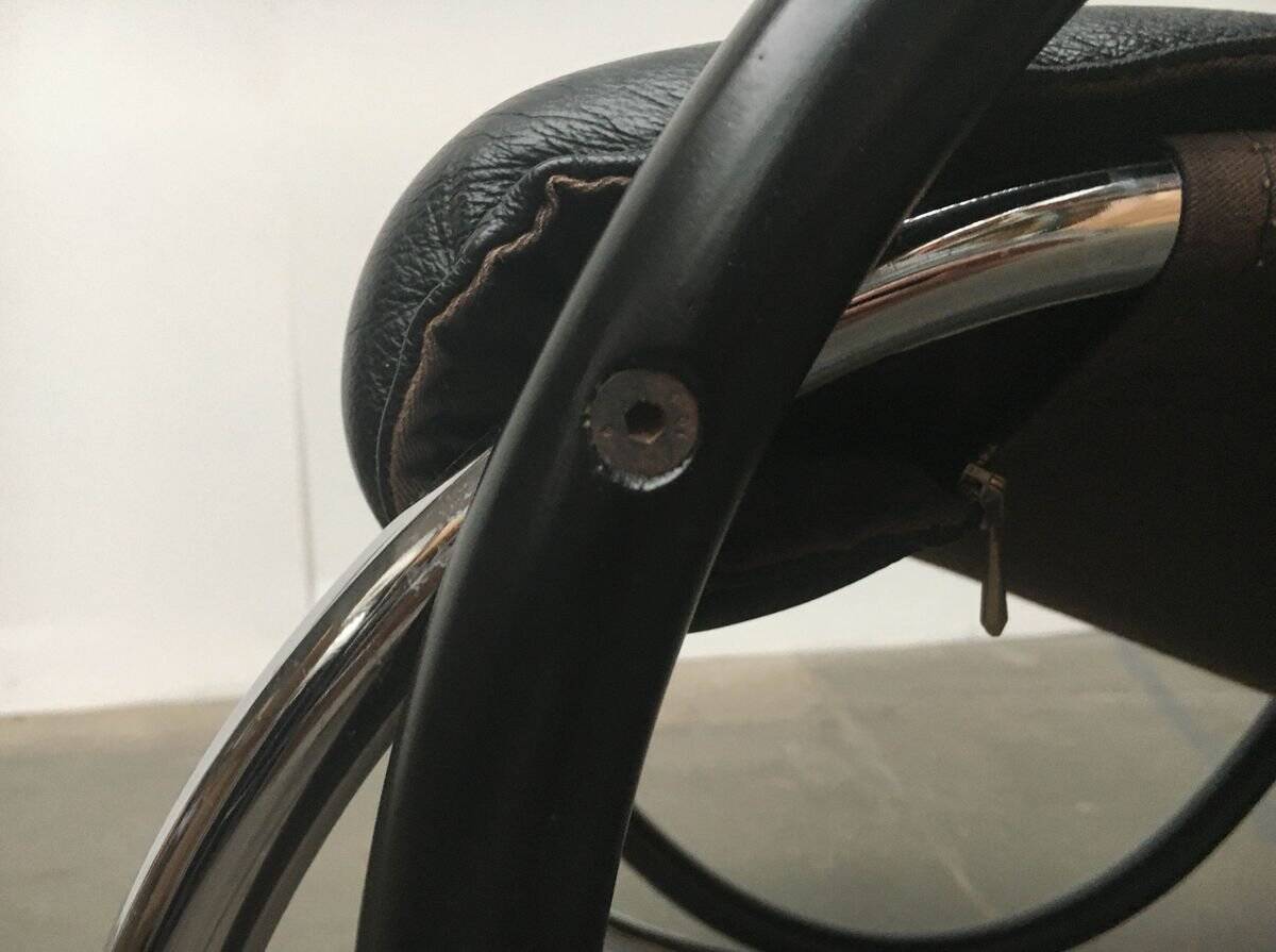 Chaise à bascule Nonna vintage suisse par Paul Tuttle pour Strässle