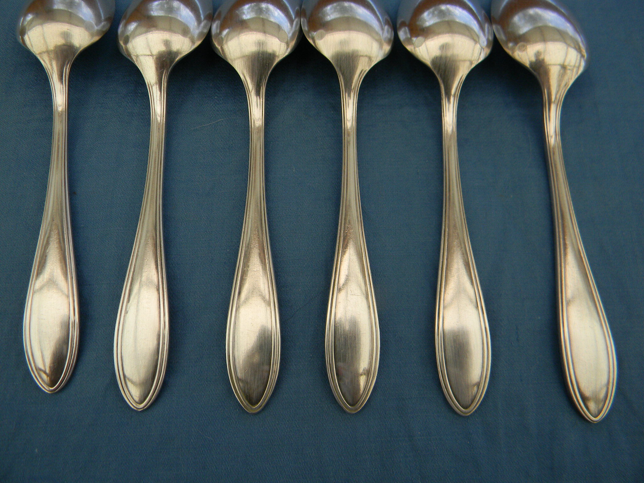 Set of 6 teaspoons in silver metal