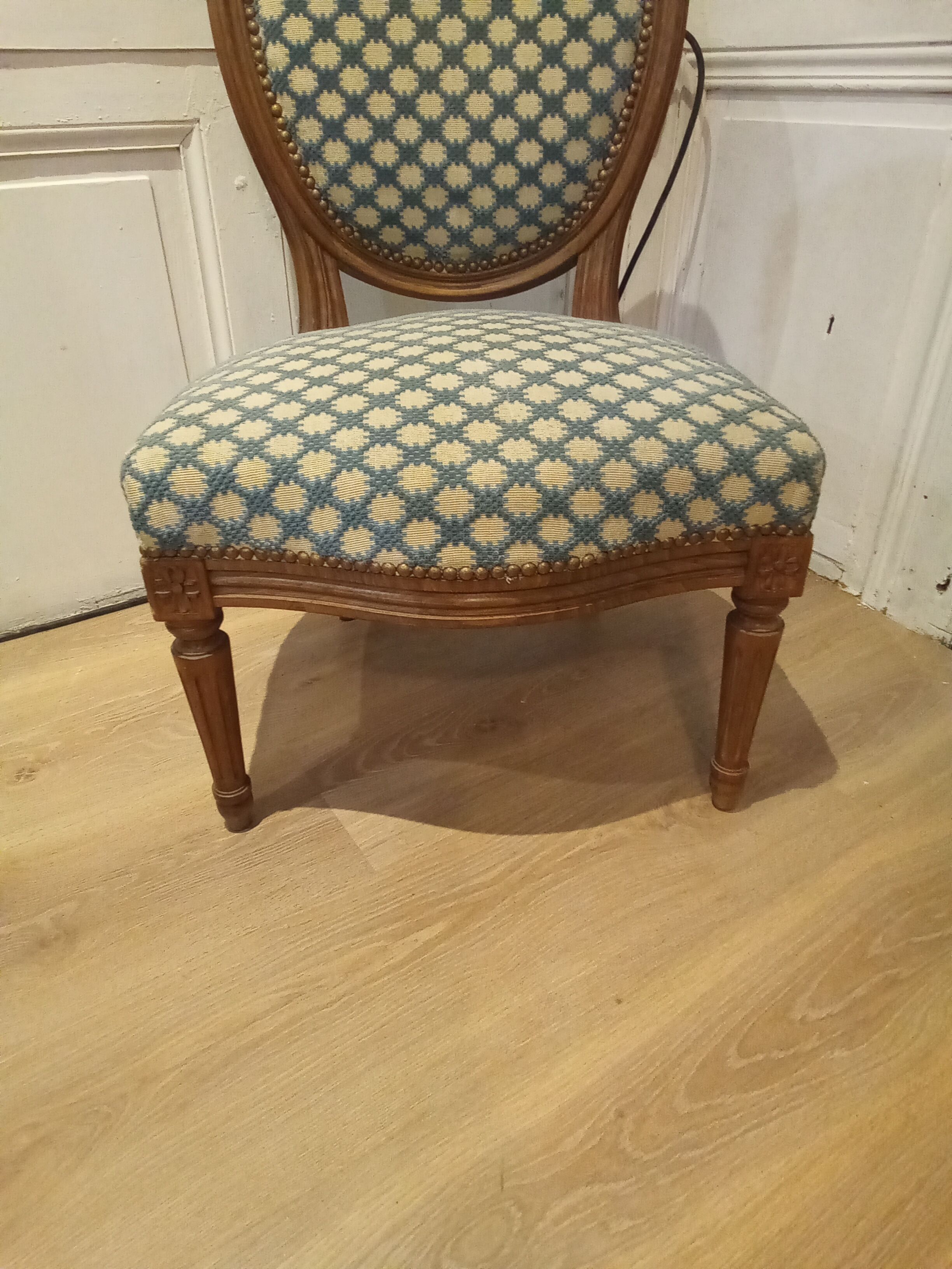 Chaise de style Louis XVI