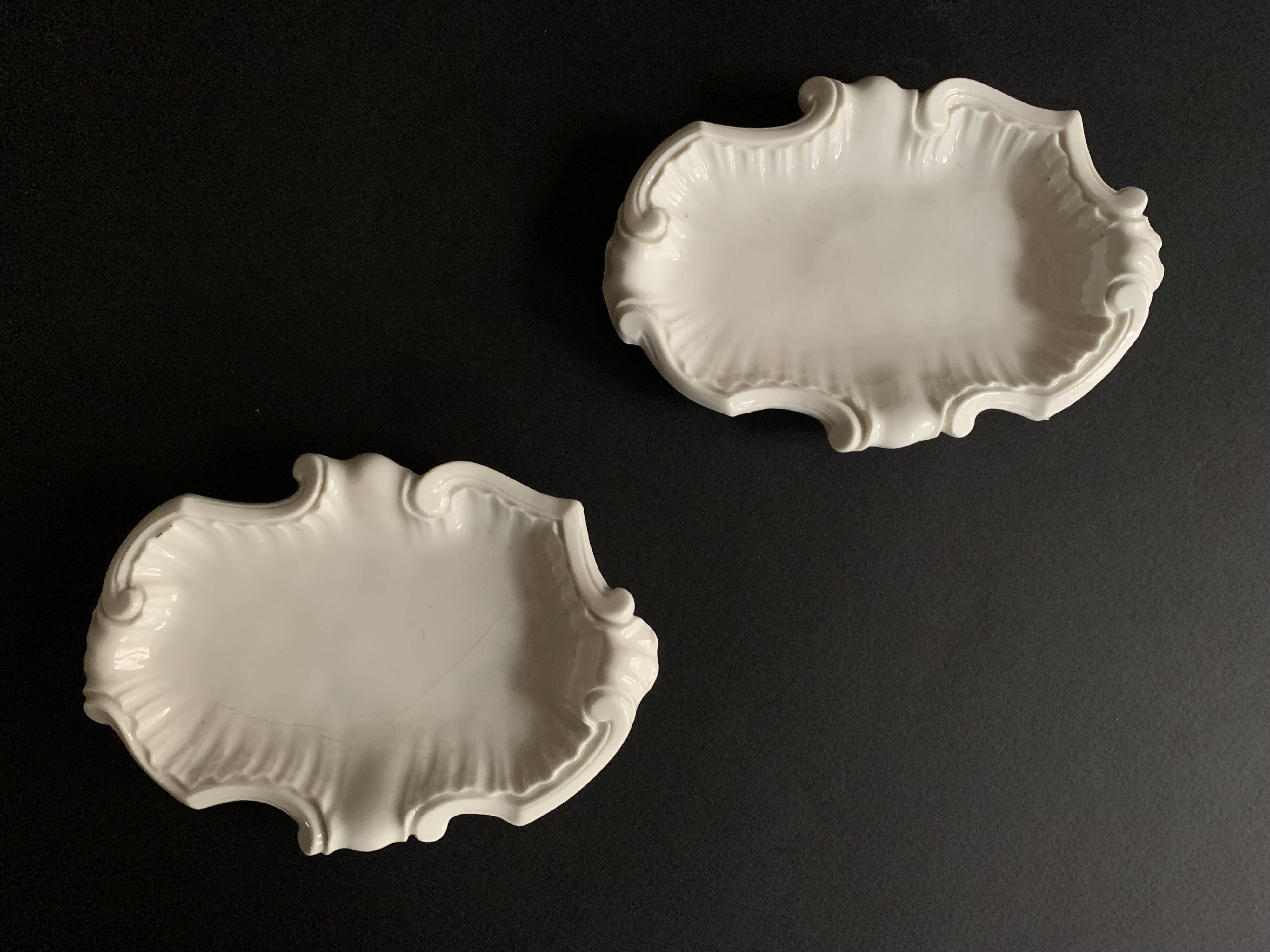 Meissen porcelain shell-shaped bowls, early 19th century, Germany
