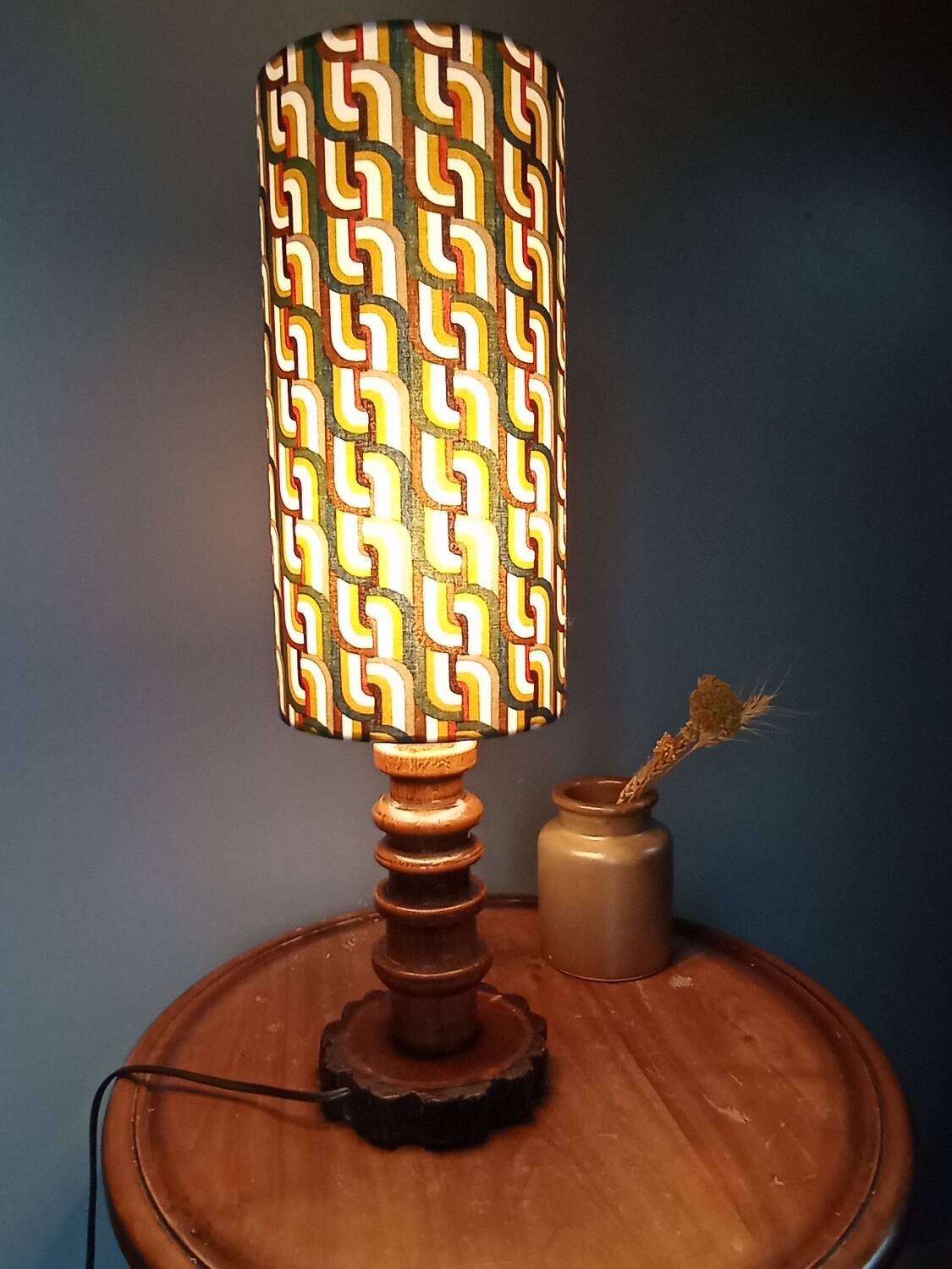 Vintage brutalist wooden table lamp, space age printed lampshade