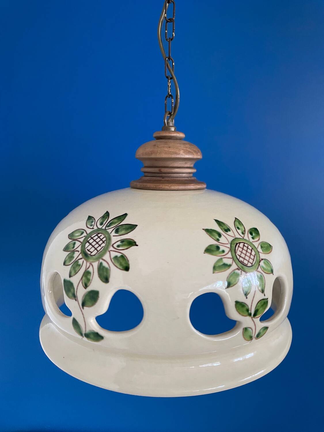Green flower ceramic suspension
