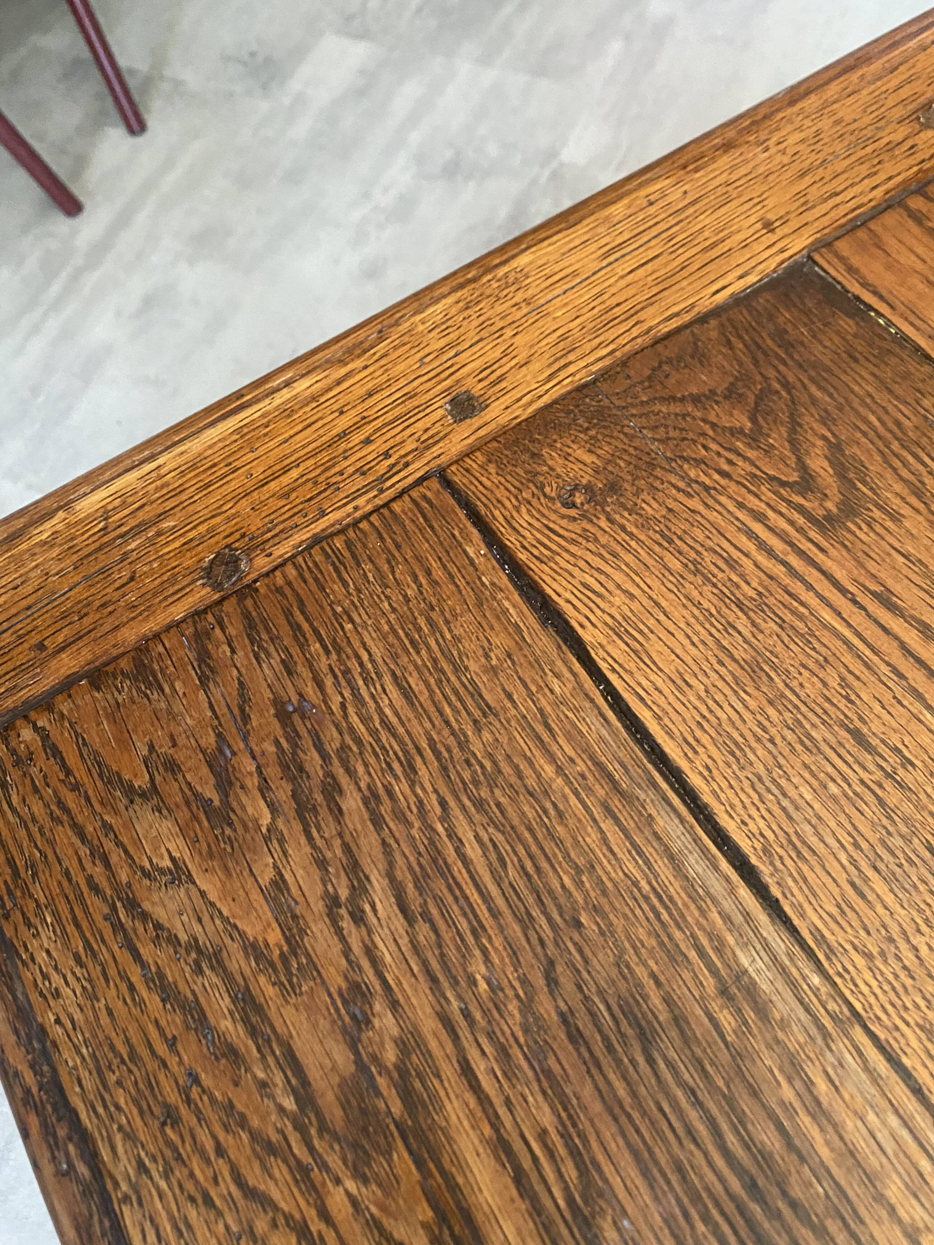 Rustic farmhouse antique coffee table made of solid oak with 1 drawer 50.