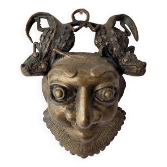 Masque en bronze