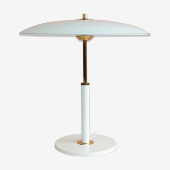 Lampe de table de style art-déco par ikea.