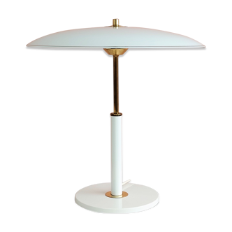 Lampe de table de style art-déco par ikea.