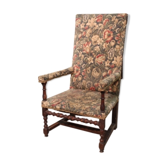 Chair in Walnut