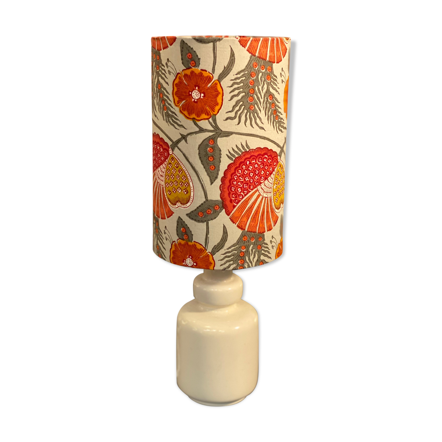 Small ceramic lamp to lay