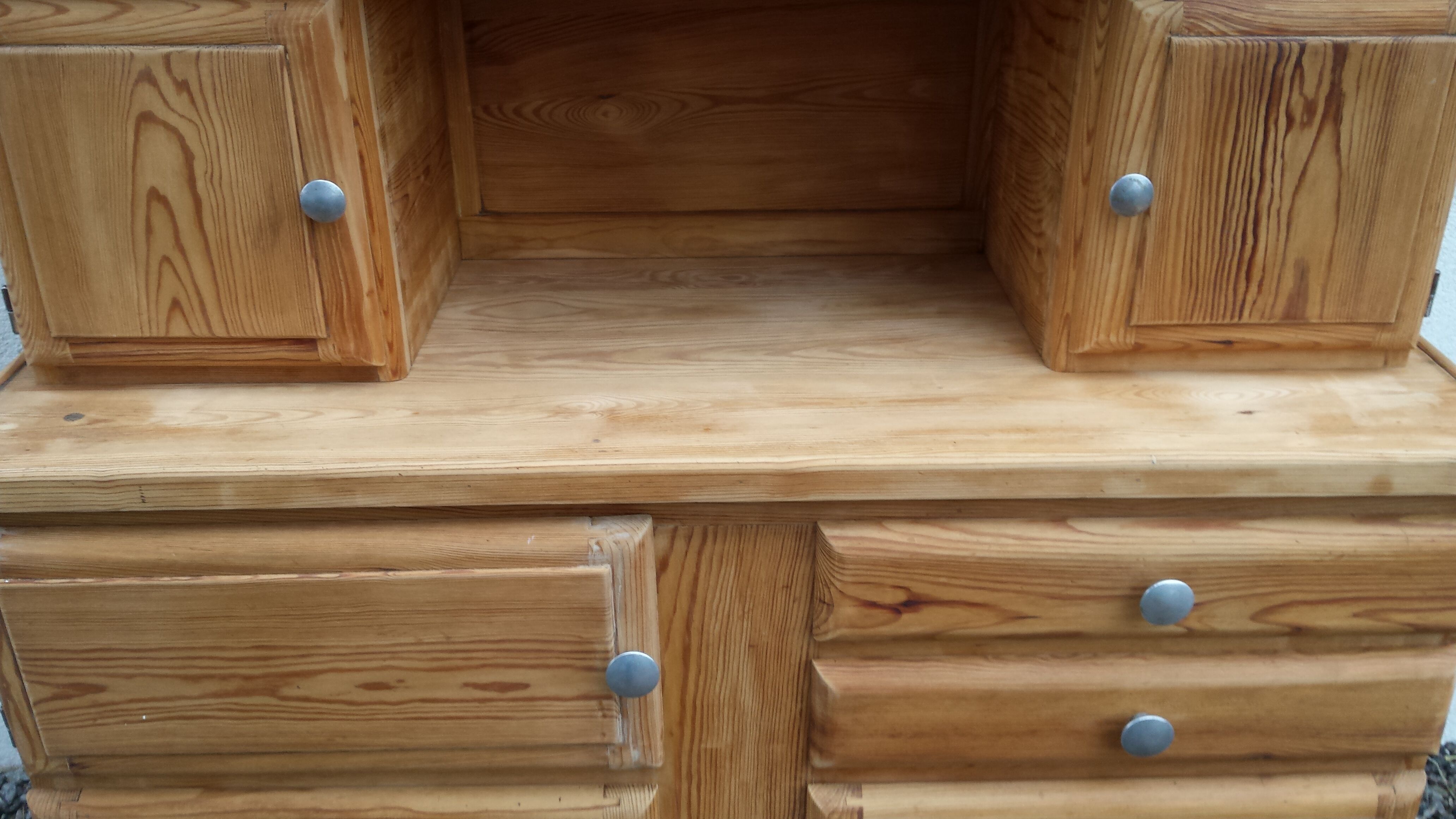 Raw mado buffet, sanded