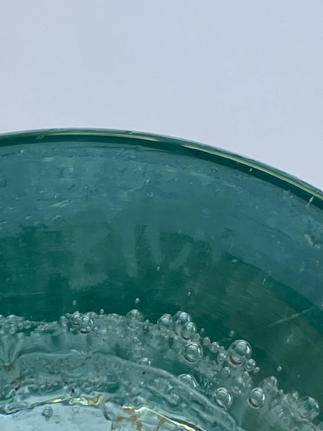 Vase signé de la verrerie de Biot couleur Vert d’Eau