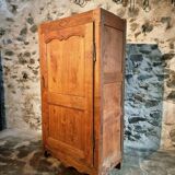 Armoire ancienne française en châtaignier – XVIIIe siècle