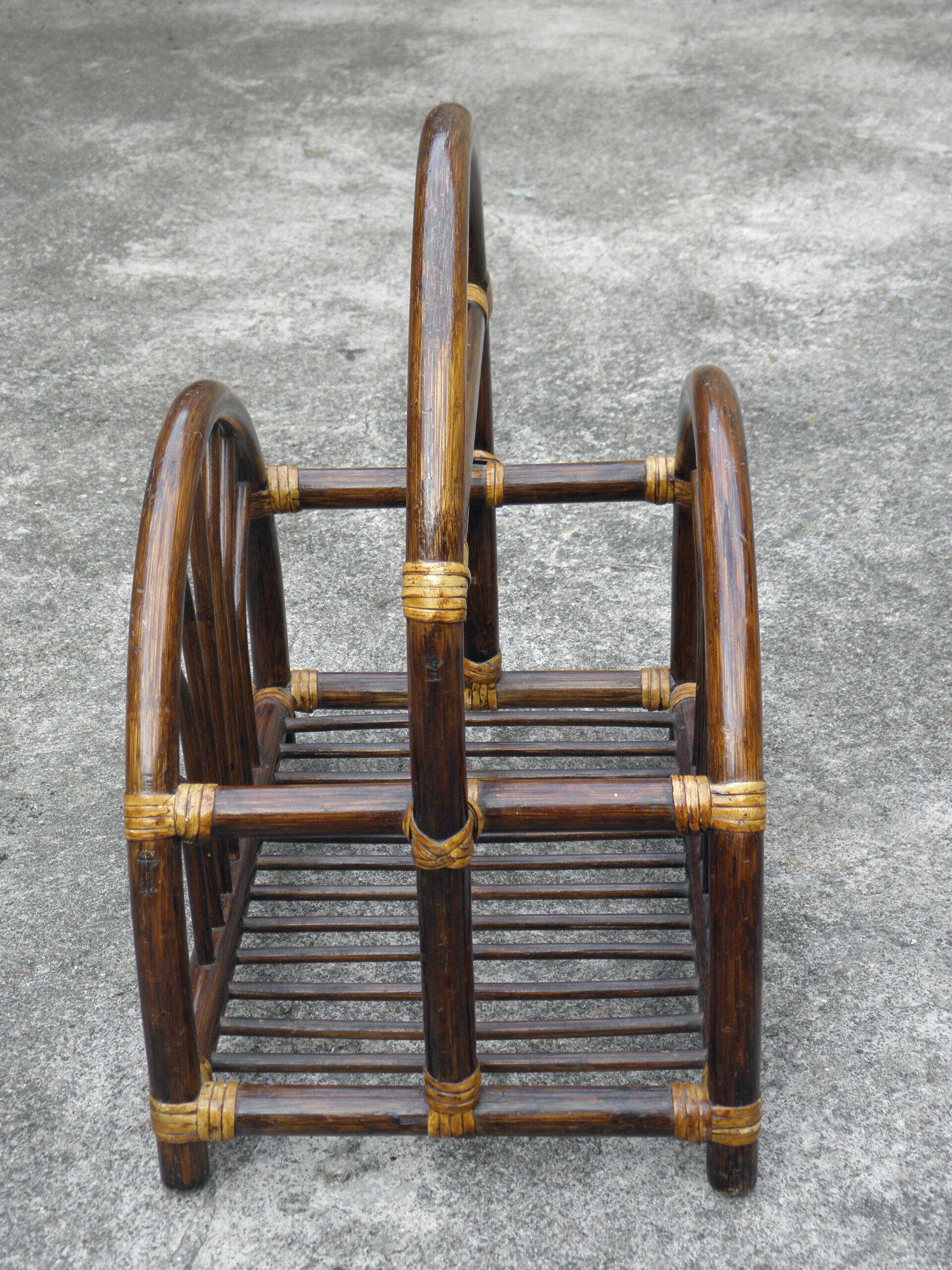 Rattan vinyl holders