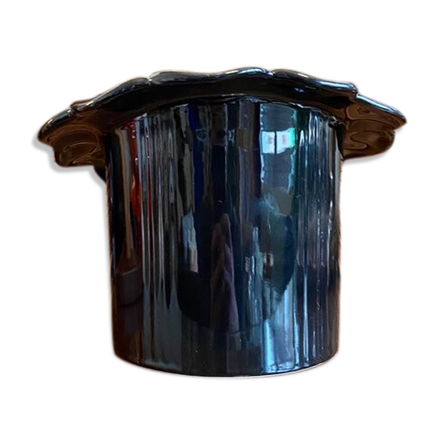 Black earthenware vase