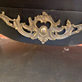 Commode tombeau patine noire style Louis XV