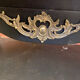 Commode tombeau patine noire style Louis XV