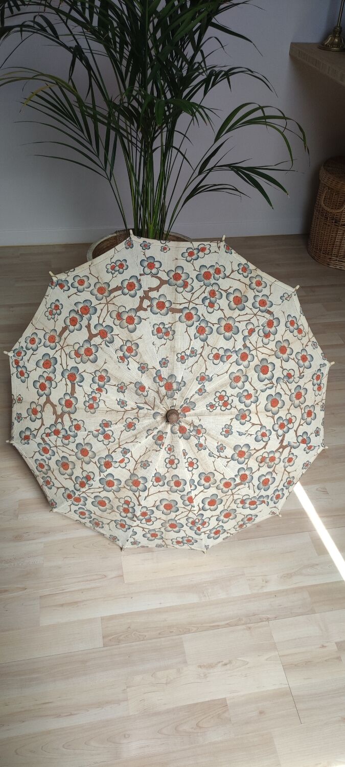 Vintage cotton canvas umbrella with floral pattern