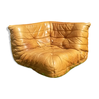 Caramel leather Togo corner chair 1970