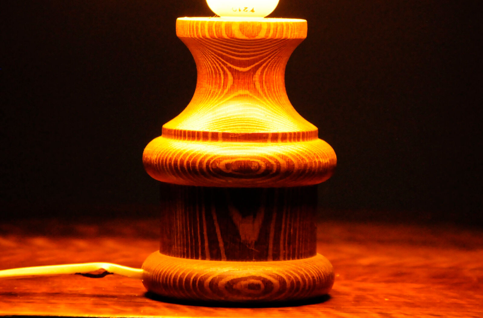 Sygnowana Drewniana Lampa AFAS