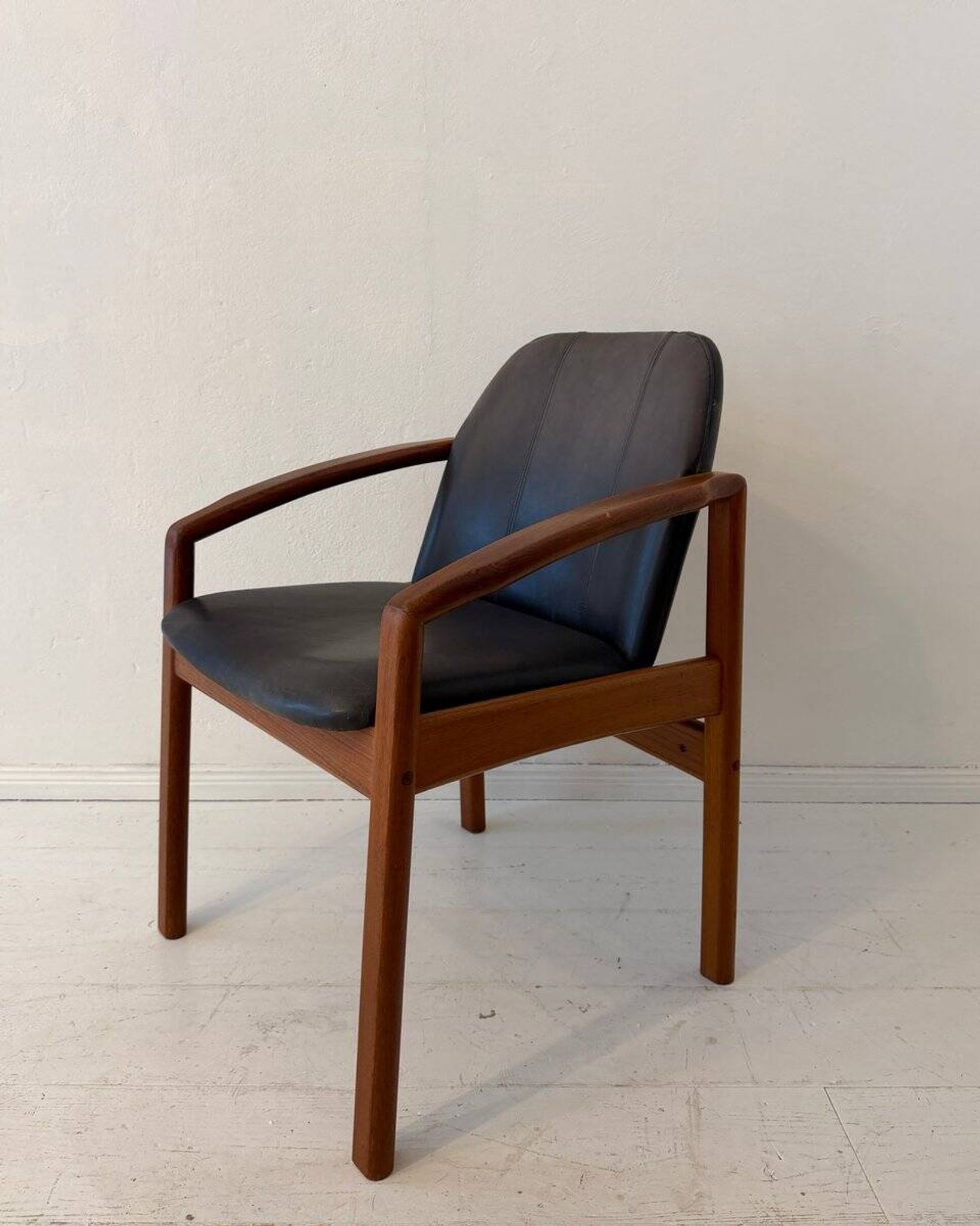 Mid-century modern chair in teak and black leather, Germany, 1960s