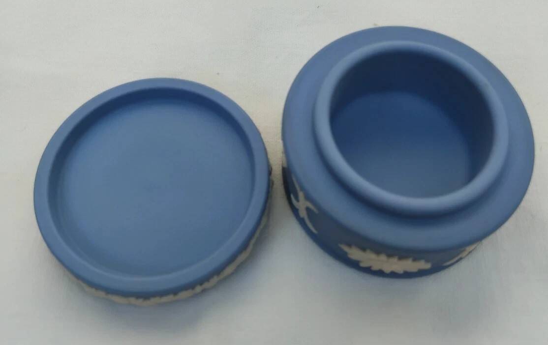 Collection - Set of 4 Decorative Pieces in Wedgwood Jasper