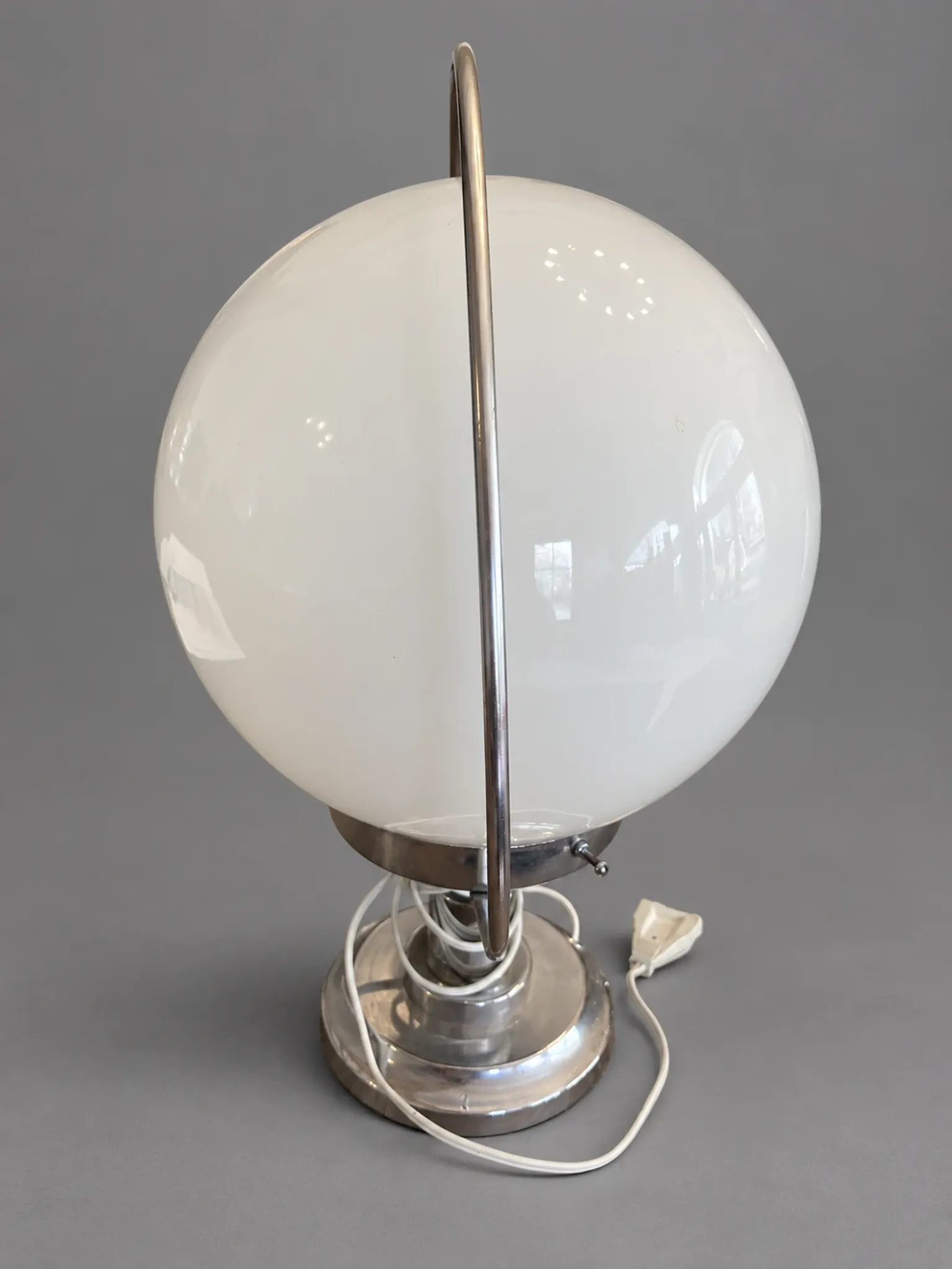 Vintage Saturn lamp – The retro-futuristic elegance of the 70s