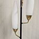 Lampadaire tripode vintage – Laiton & opaline blanche – Années 1960