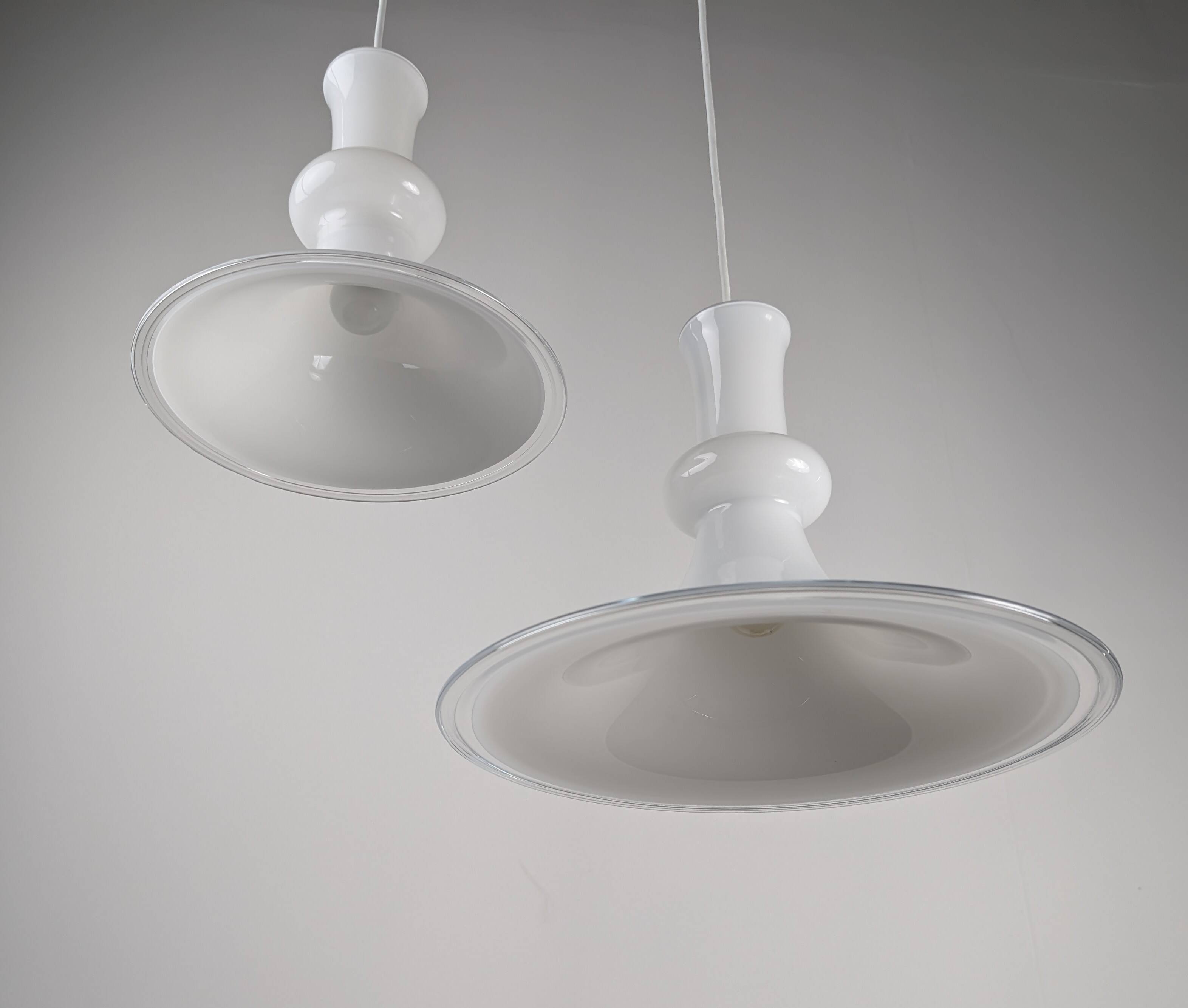 Paire de suspensions en opaline de Michael Bang pour Royal Copenhagen, années 1970