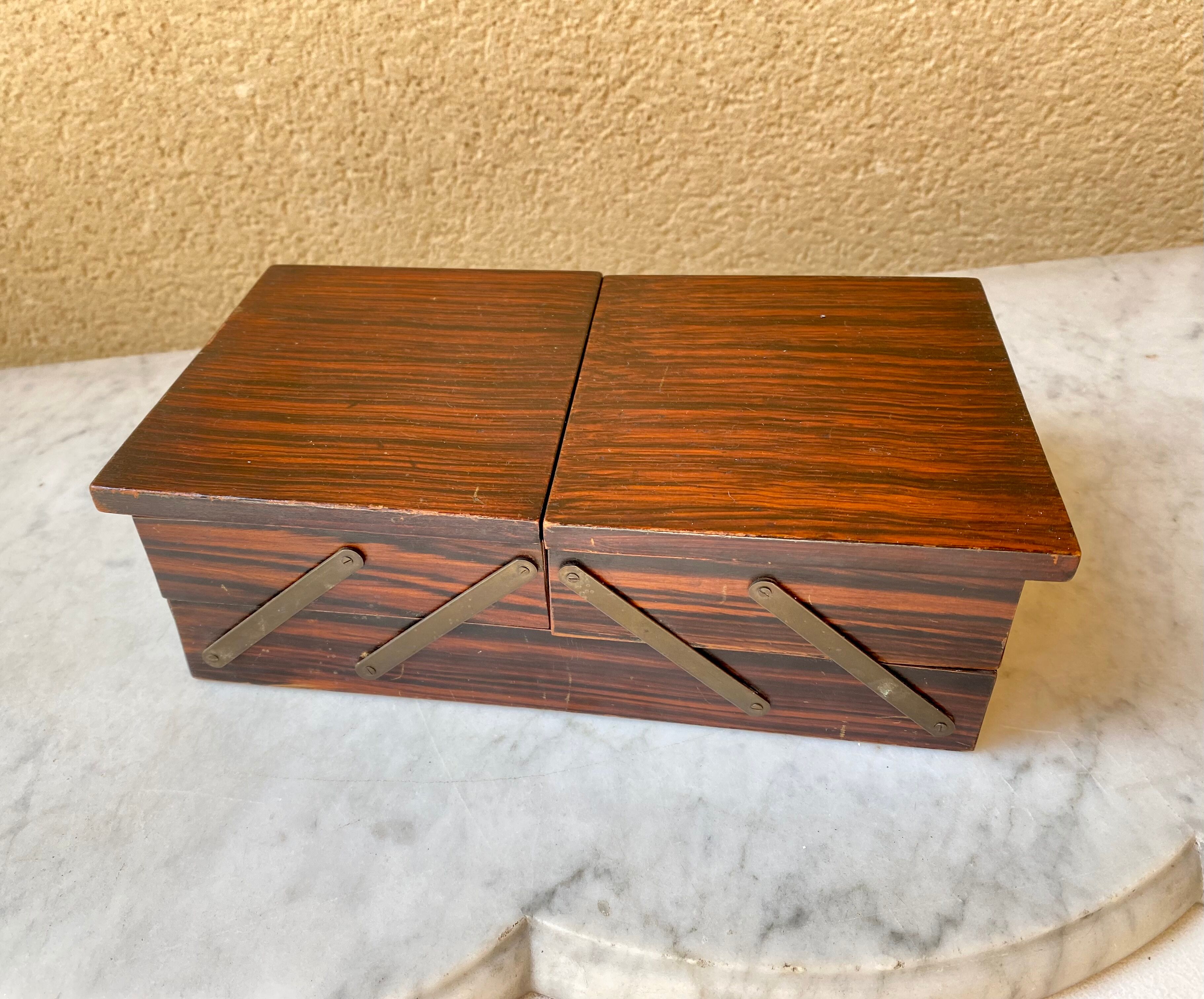 Boîte à bijoux boîte à couture design scandinave vintage 60 plaquée palissandre et miroirs