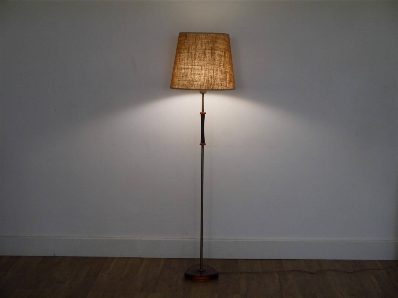 Lampadaire danois en verre, laiton et palissandre 1960