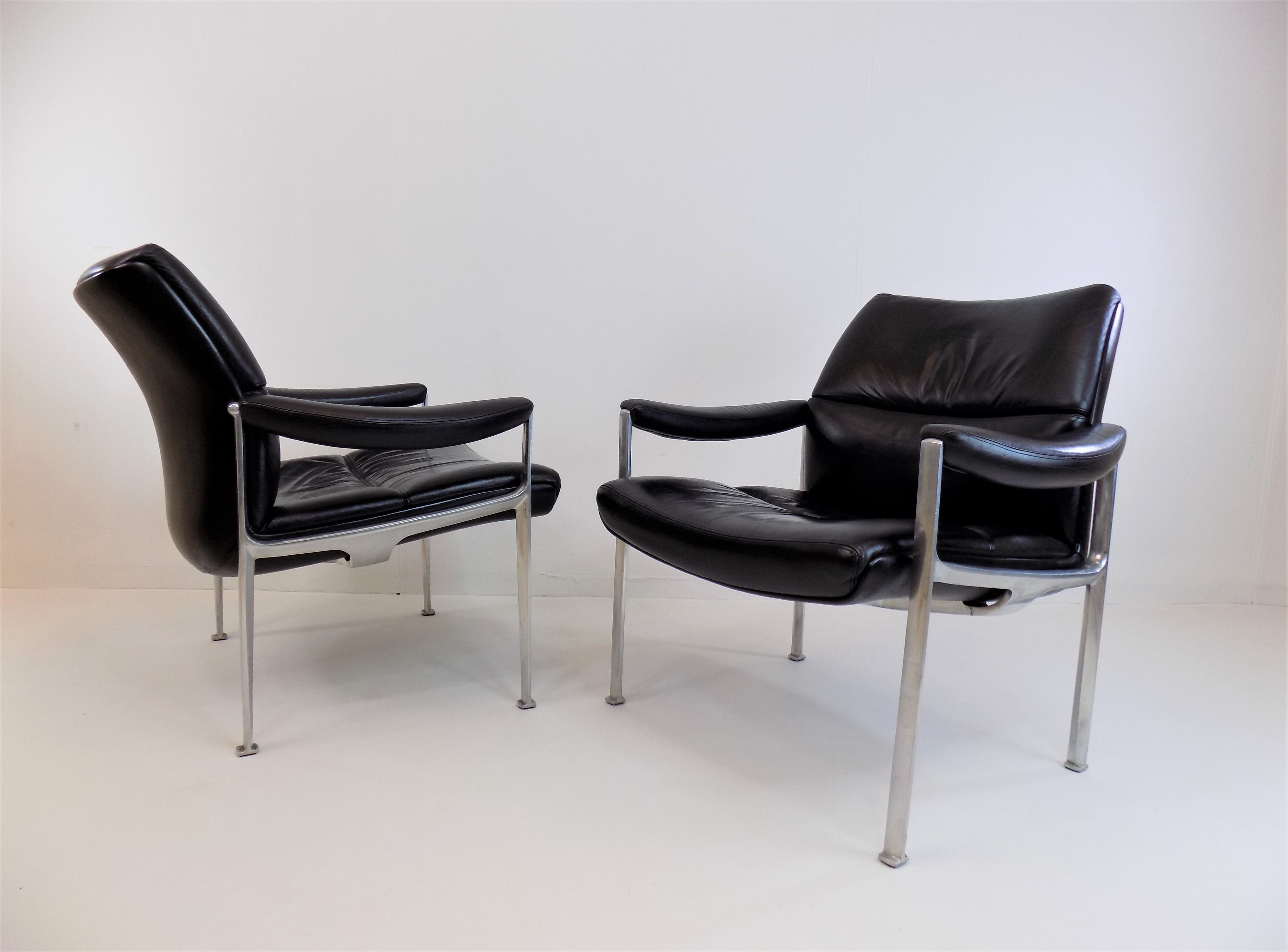 Lot de 2 fauteuils en cuir Röder Söhne by Miller Borgsen