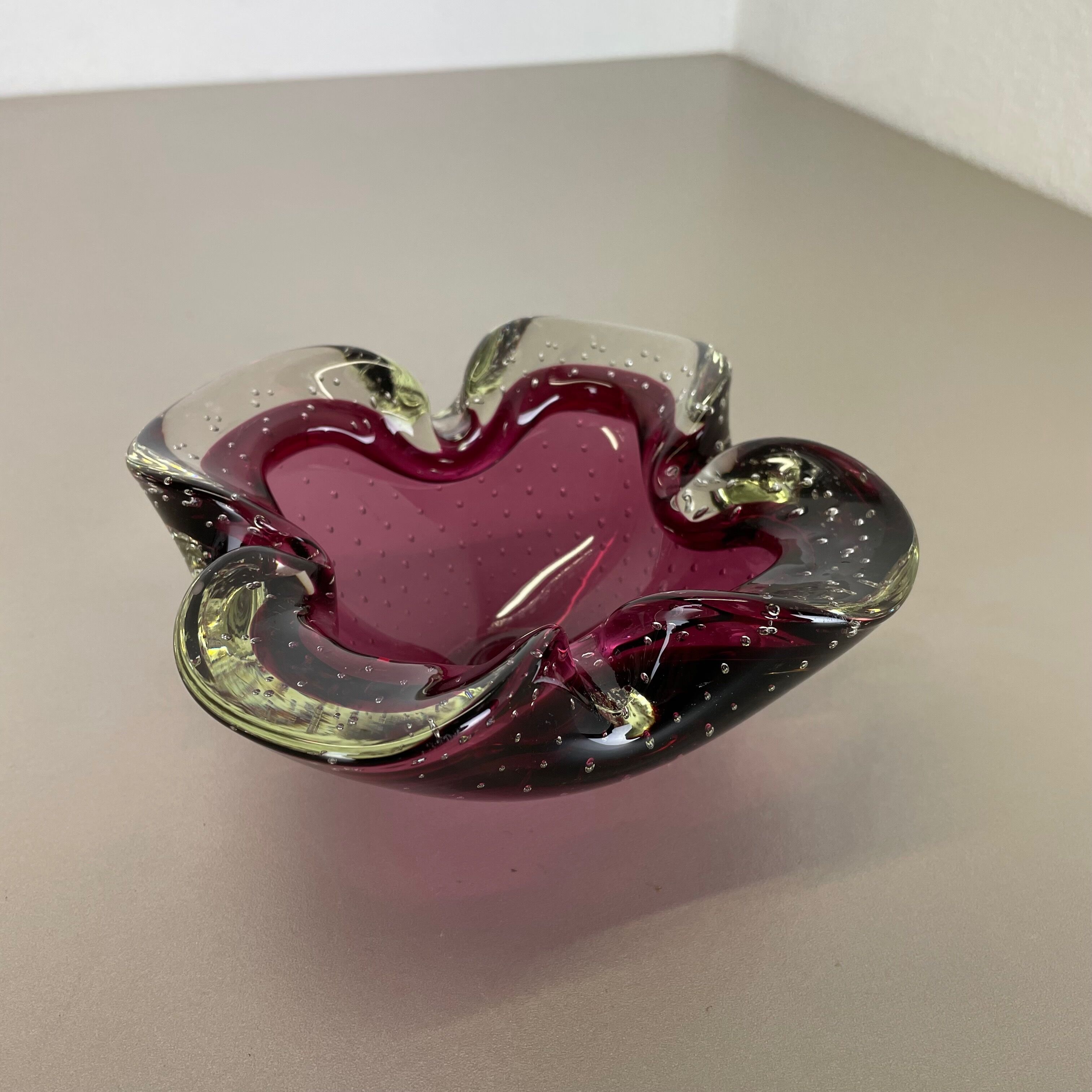 Cendrier en verre à bulles en verre de Murano rose Shell Shell Ashtray Murano, Italie, années 1970
