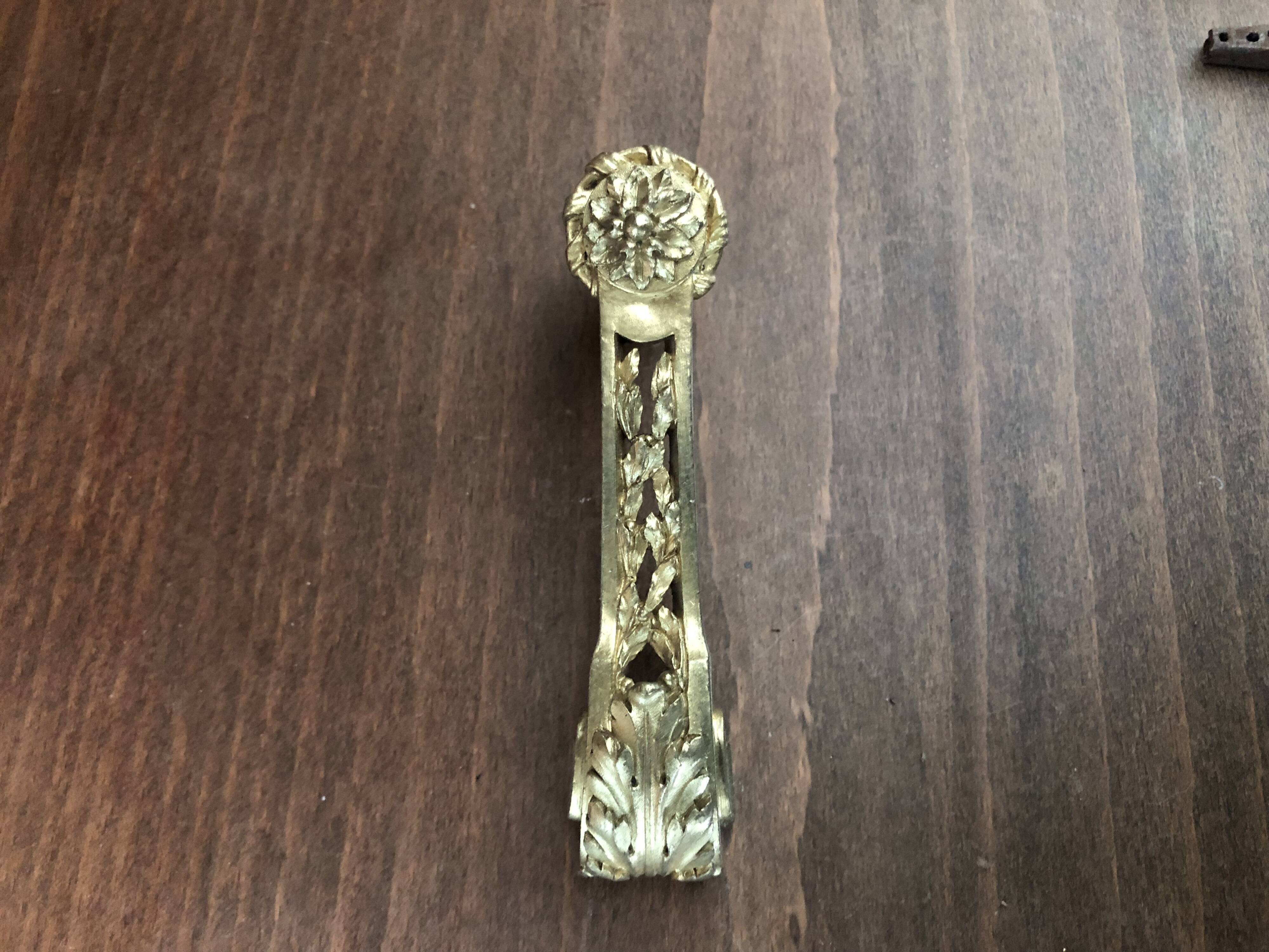 Golden Empire-style handle