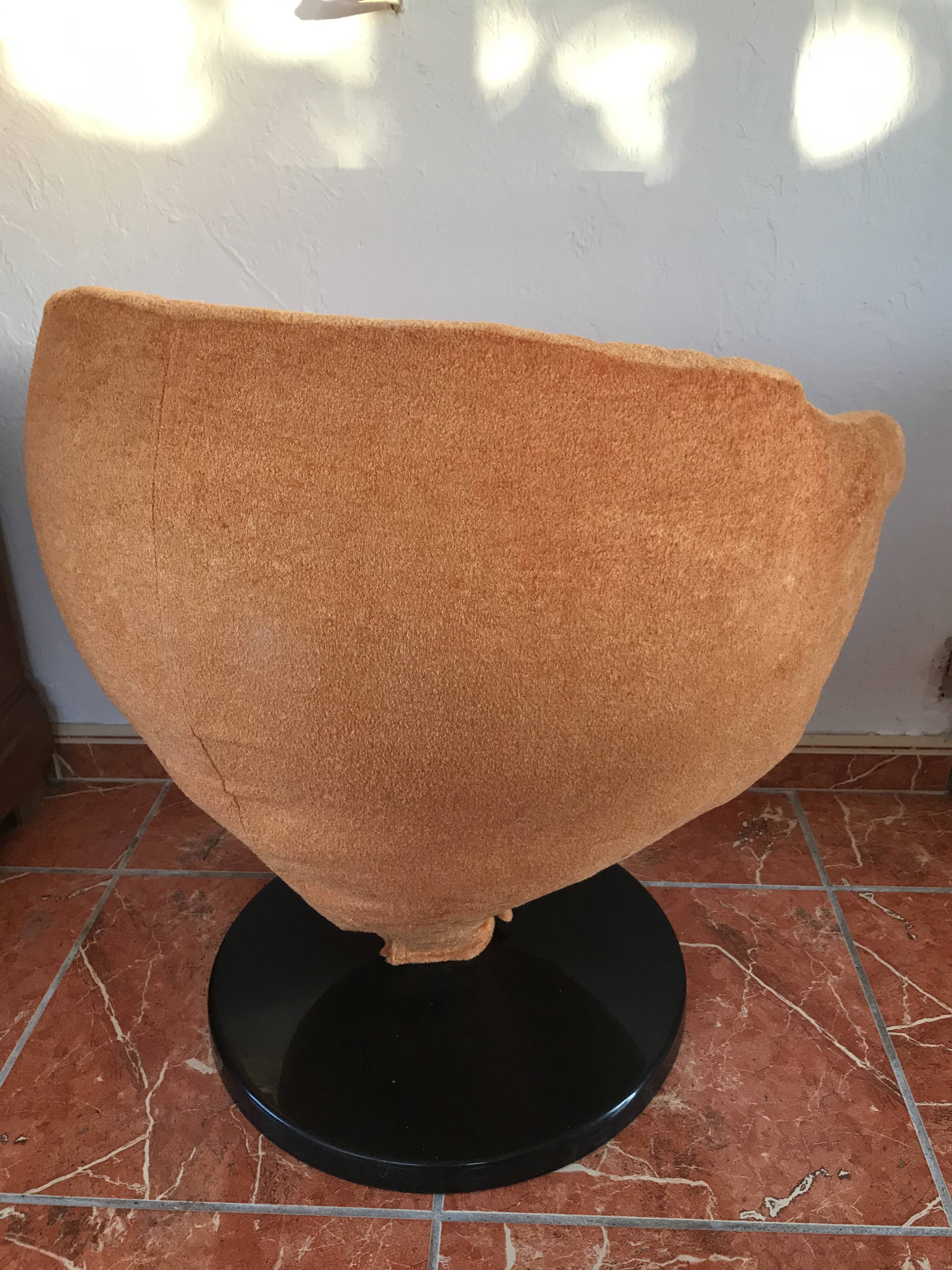 Fauteuil boule  en tissu orange, années 1970