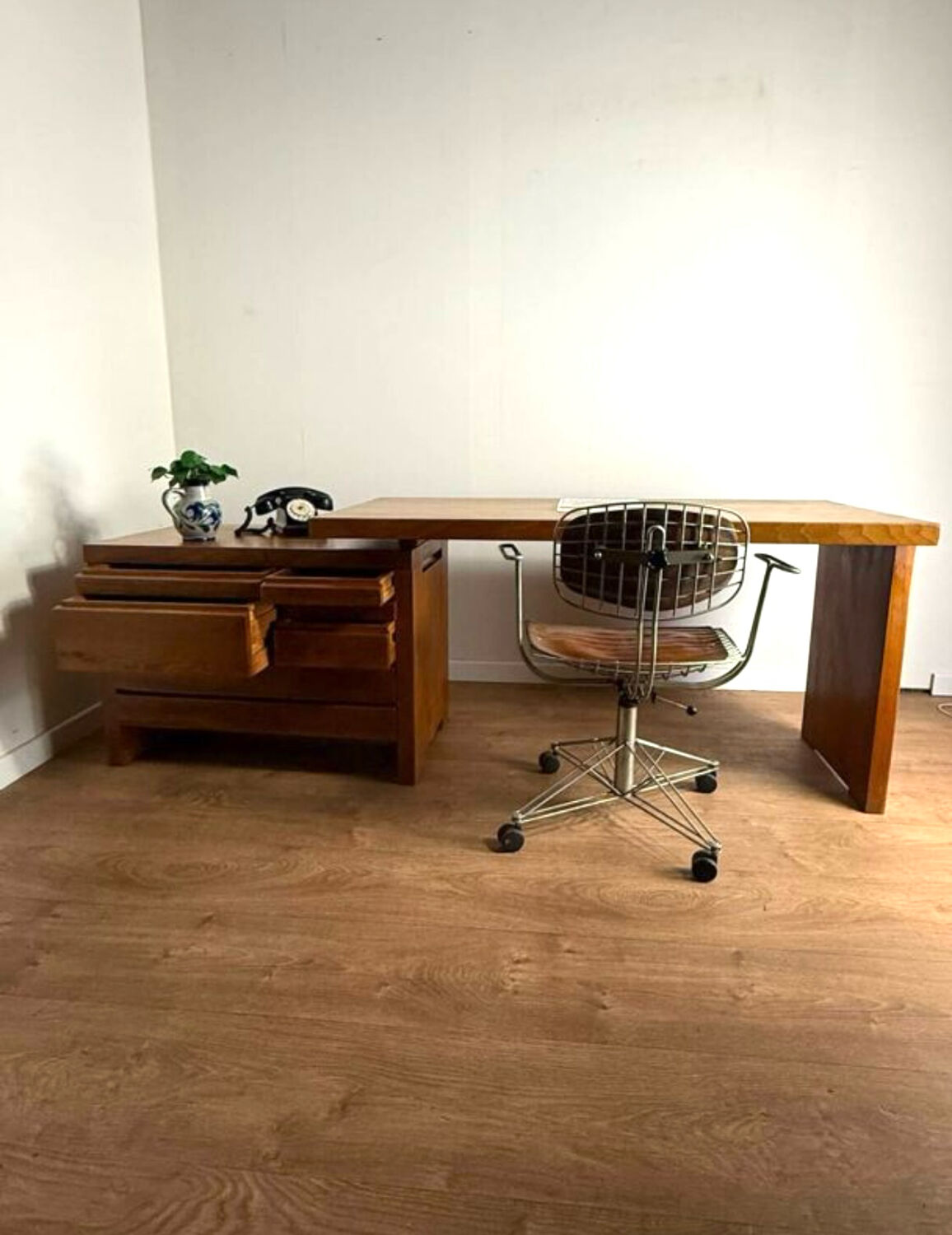 Pierre Chapo B19E Solid Elm Desk - Iconic 1960s Design
