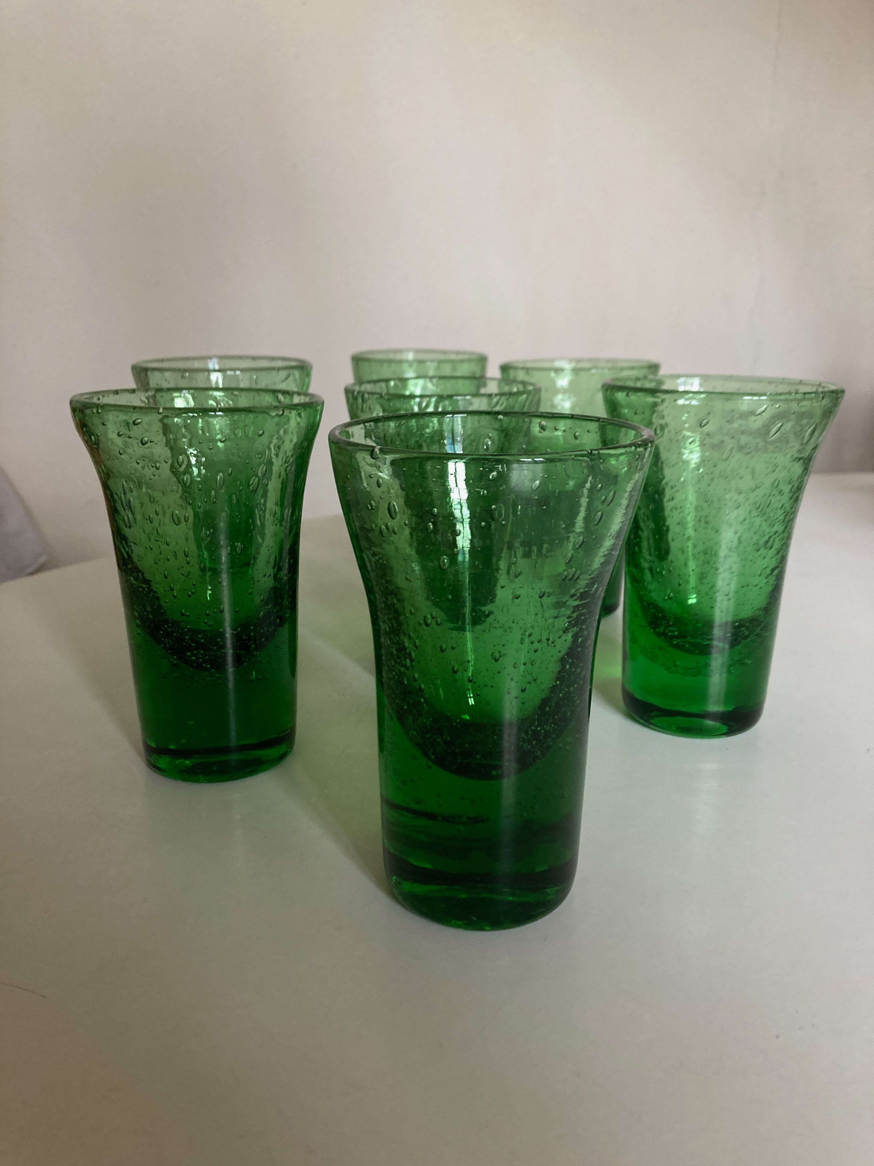 Set de 7 verres gobelets massifs de Biot 1960