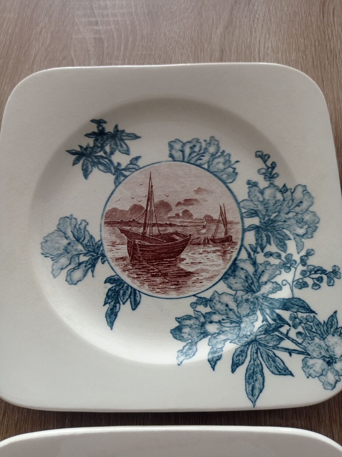 Square plates iron earth