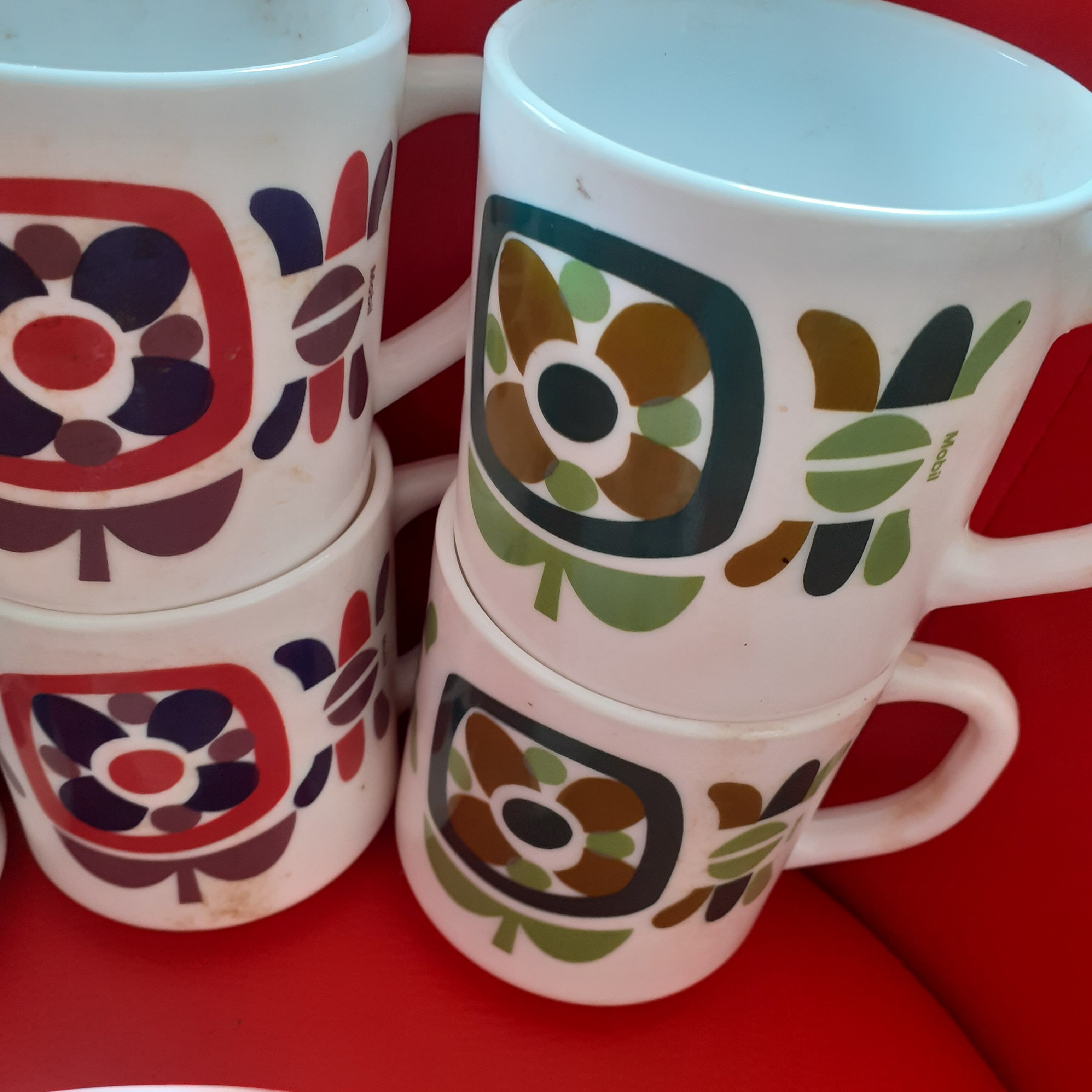 7 Mugs years 70, Mobil