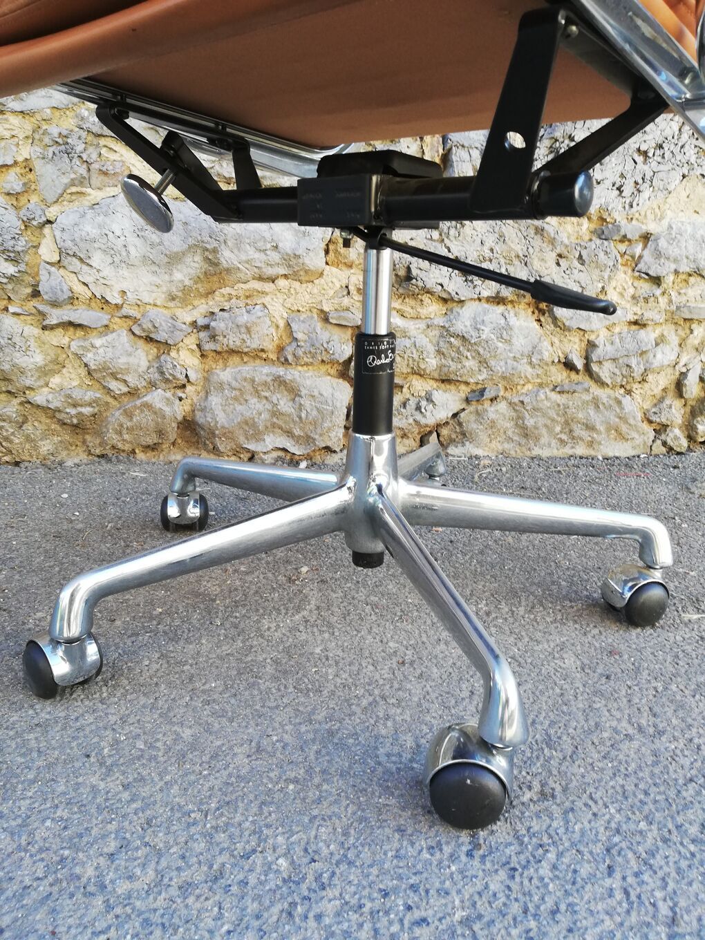 Soft pad E 217 chair by Charles & Ray Eames