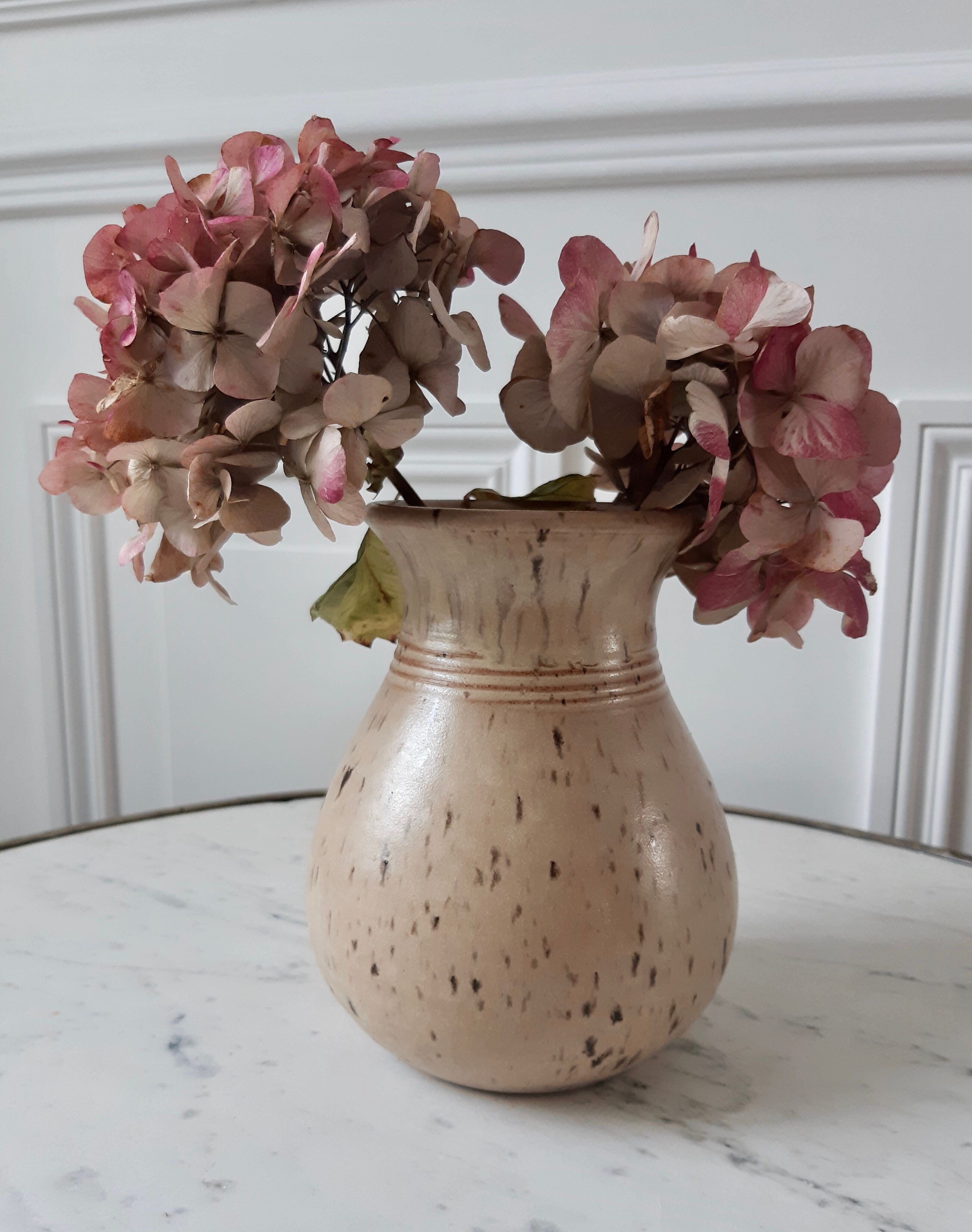 Vintage sandstone pot / vase