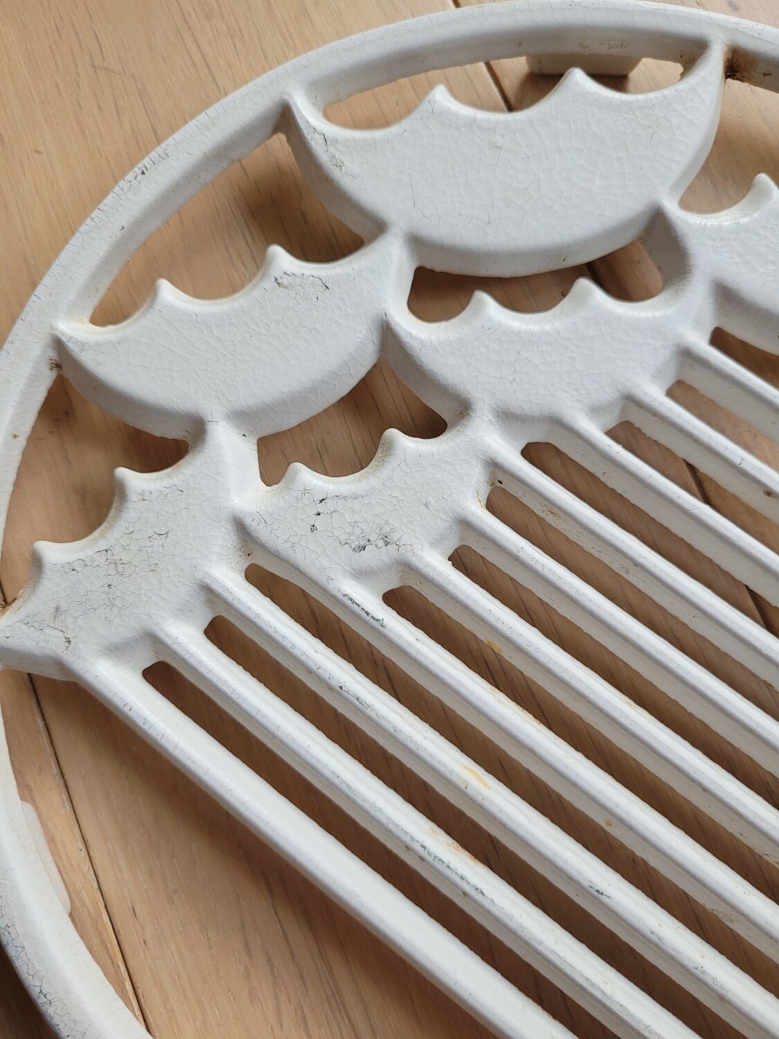 White glazed cast iron trifle