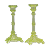 Paire de bougeoirs en verre uranium ou annagreen par Vallerysthal & Portieux