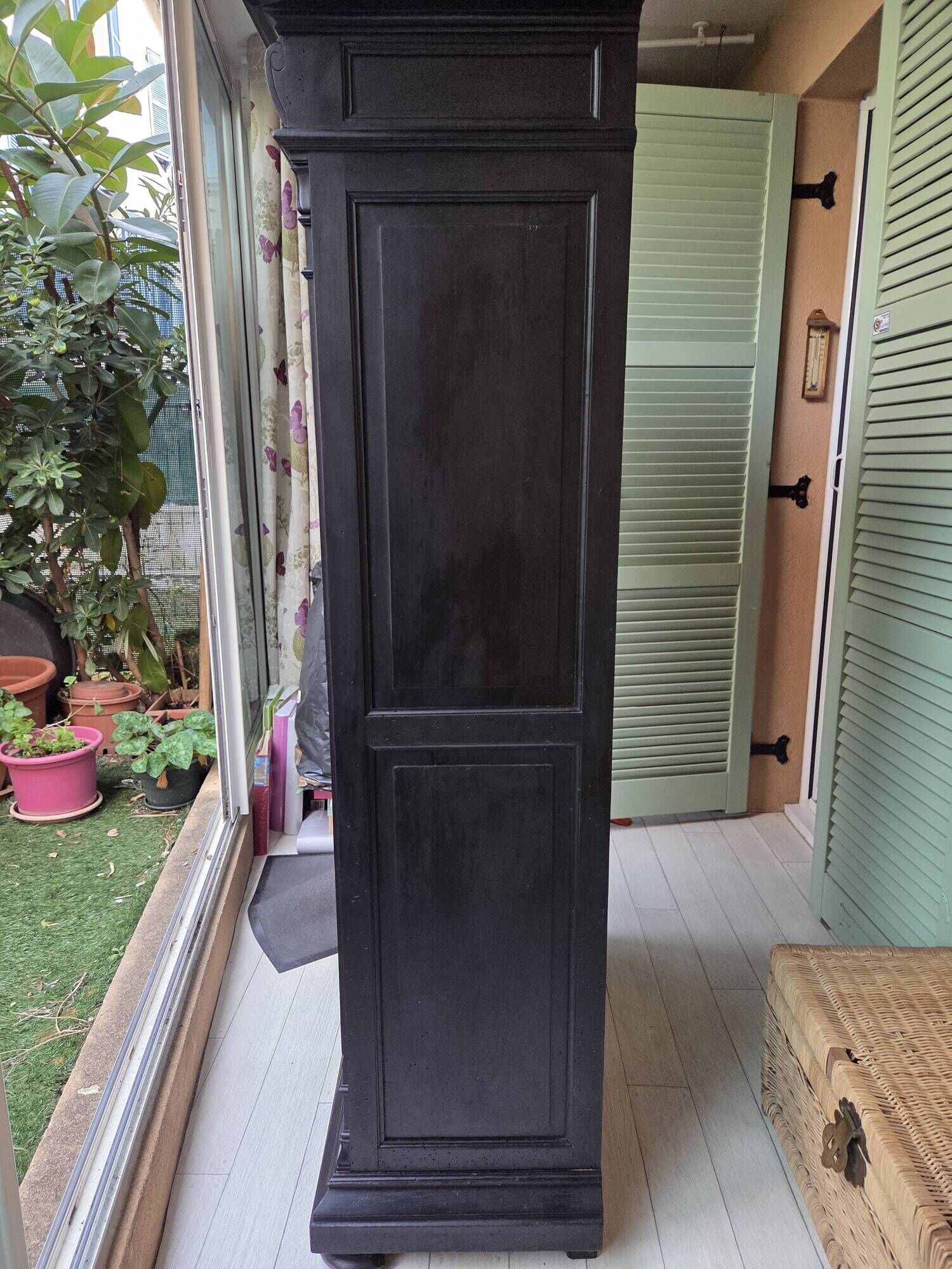 Napoleon III display cabinet