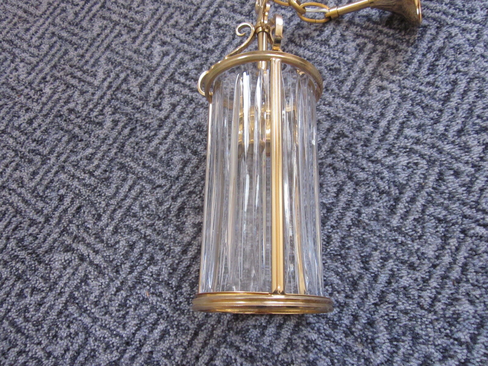 tailled crystal and brass hanging