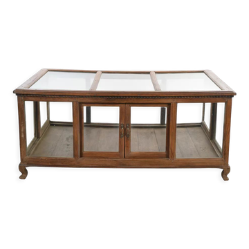 Vitrine de présentation en bois sur pieds